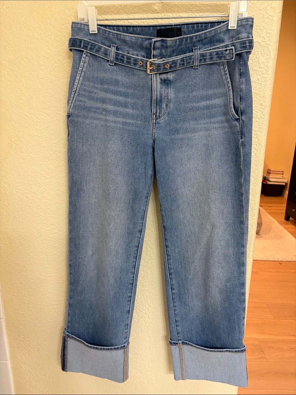 White House Black Market Cropped Blue Denim Jeans with Belt